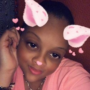 Meet your Posher, Monique